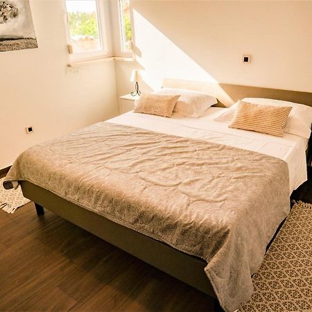 Apartment Sea&Mountain Vinjerac Bagian luar foto